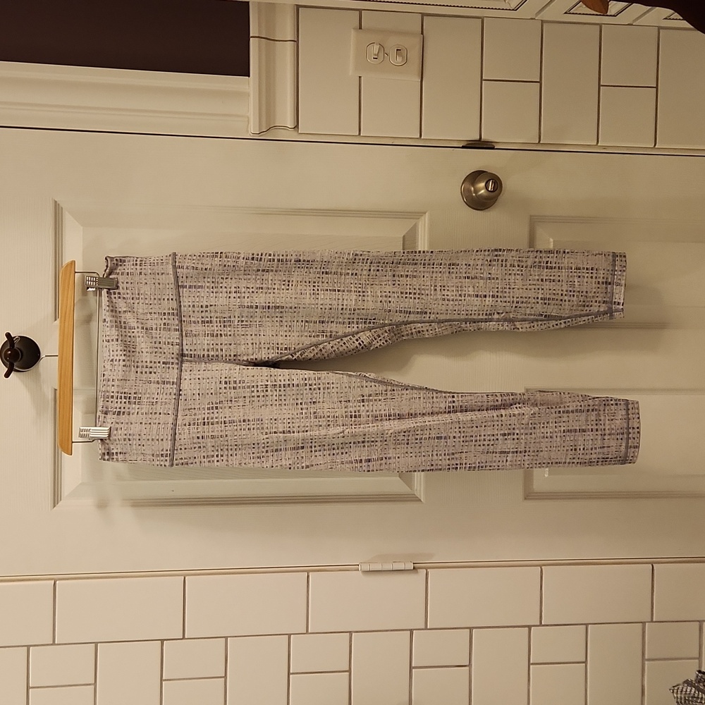 Lululemon High Rise Wunder Under 25" - Picture 6 of 10